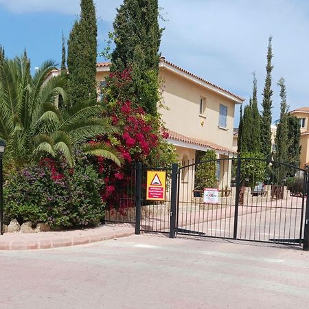 Modern Sea View Apartment Regina Gardens Pafos Exterior foto