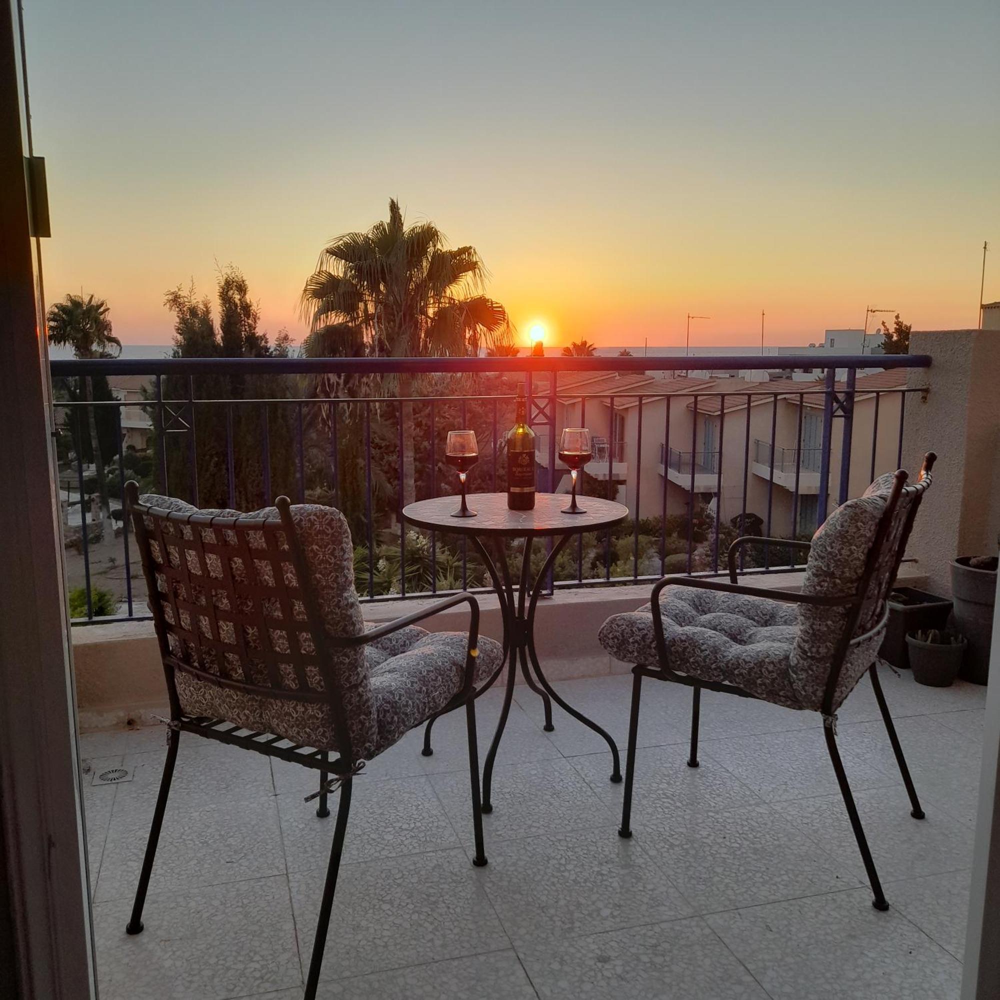 Modern Sea View Apartment Regina Gardens Pafos Exterior foto